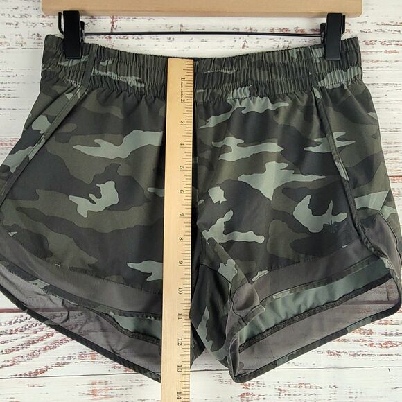 Athleta Printed Mesh Racer Run Shorts 4" Green Camo Athletic Running Womens Sz S - Picture 5 of 12